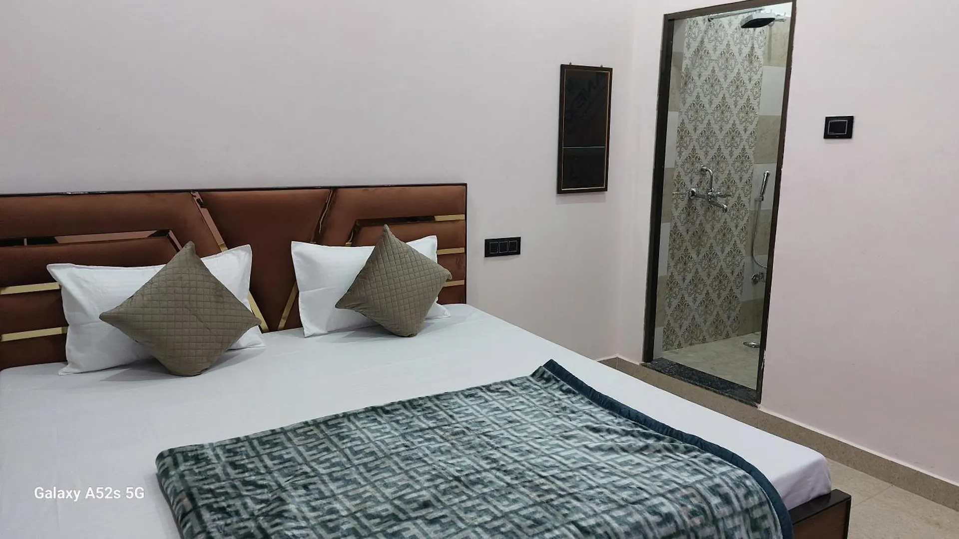 Narayani Paying Guest House Varanasi
